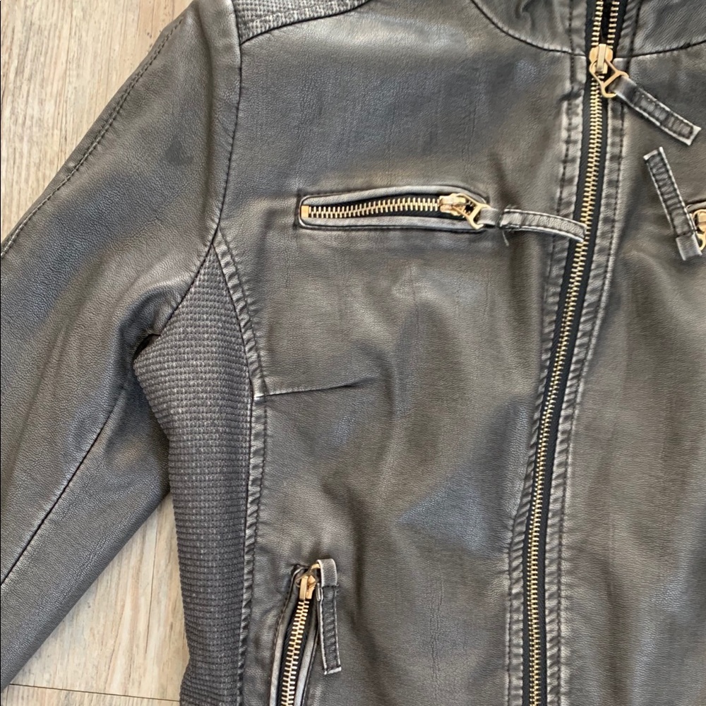 Fleece lined motto jacket w/gold zippers - Picture 5 of 6